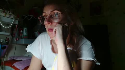 Snapshot of kathleenedwards chatting on 5, 7, 2026 Kathleen online show from 5, 7, 2026