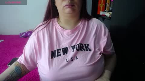 Snapshot of kathybigboobsbbw_ chatting on 20, 9, 2025 kathybigboobsbbw_ online show from 20, 9, 2025