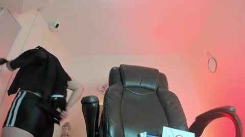 Snapshot of katia_gh chatting on 19, 11, 2025 Katia online show from 19, 11, 2025