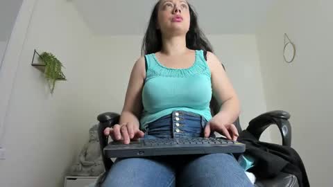 Snapshot of katia_gh chatting on 26, 11, 2025 Katia online show from 26, 11, 2025