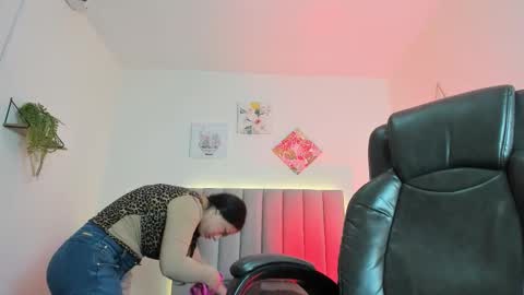 Snapshot of katia_gh chatting on 27, 11, 2025 Katia online show from 27, 11, 2025