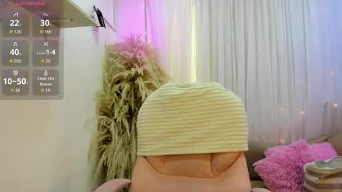 Snapshot of katia_ws chatting on 15, 12, 2025 KATIA online show from 15, 12, 2025