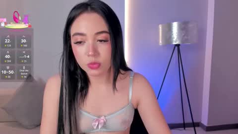 Snapshot of katieangel1 chatting on 1, 10, 2025 katieangel1 online show from 1, 10, 2025