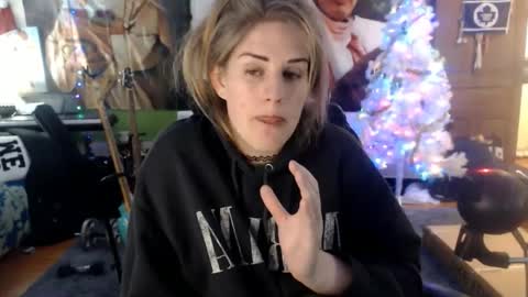 Snapshot of katiecutie_5 chatting on 1, 1, 2025 Katie online show from 1, 1, 2025