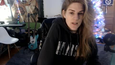 Snapshot of katiecutie_5 chatting on 1, 2, 2025 Katie online show from 1, 2, 2025