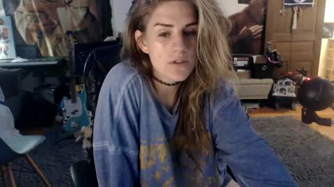 Snapshot of katiecutie_5 chatting on 18, 9, 2025 Katie online show from 18, 9, 2025