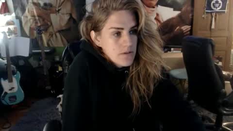 Snapshot of katiecutie_5 chatting on 5, 11, 2025 Katie online show from 5, 11, 2025