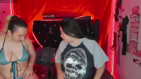 Snapshot of katieeandsharon chatting on 2, 12, 2025 SHARON KATIEE online show from 2, 12, 2025