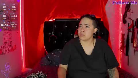 Snapshot of katieeandsharon chatting on 17, 12, 2025 SHARON KATIEE online show from 17, 12, 2025