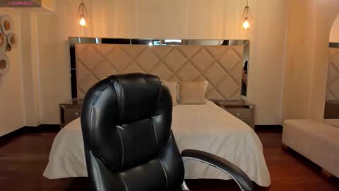 Kate Stonne online show from 20, 12, 2025