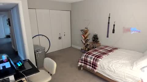 Snapshot of katieverona chatting on 9, 12, 2024 Katie Verona online show from 9, 12, 2024