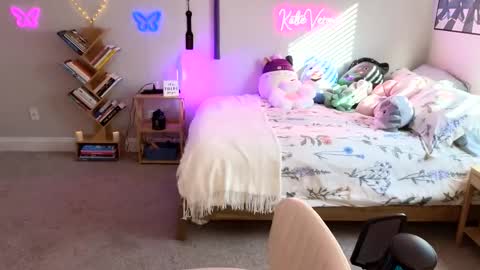 Snapshot of katieverona chatting on 7, 2, 2025 Katie Verona online show from 7, 2, 2025