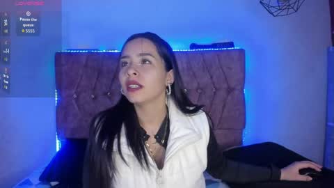 Snapshot of katiie_m chatting on 6, 5, 2026 Katie online show from 6, 5, 2026