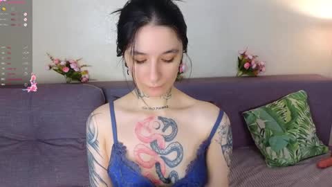 katrina_h0w online show from 15, 4, 2026