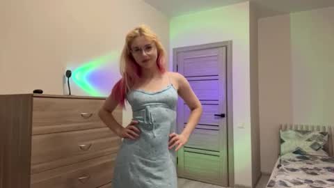 Snapshot of katrinsweets19 chatting on 17, 12, 2025 Katrin online show from 17, 12, 2025