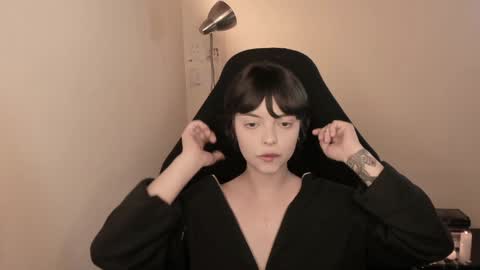 Snapshot of katsurotaro chatting on 5, 12, 2024 katsuro online show from 5, 12, 2024