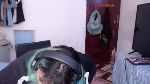 Snapshot of katteyes_ chatting on 12, 5, 2026 katteyes_ online show from 12, 5, 2026