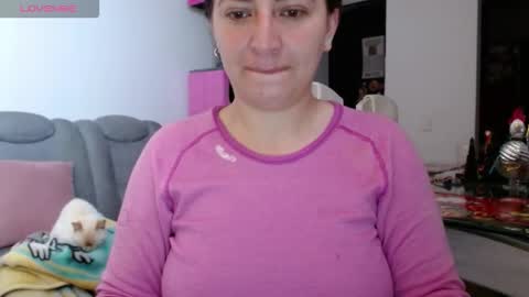 Snapshot of kattie_love chatting on 17, 12, 2025 kattie online show from 17, 12, 2025