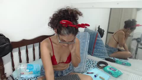 Snapshot of kattydirty144 chatting on 24, 12, 2024 angel online show from 24, 12, 2024