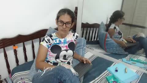 Snapshot of kattydirty144 chatting on 10, 1, 2025 angel online show from 10, 1, 2025