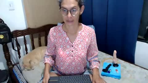 Snapshot of kattydirty144 chatting on 6, 11, 2025 angel online show from 6, 11, 2025