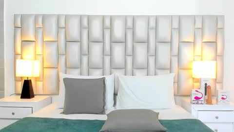 katy blonde girl and paola big boobs online show from 14, 3, 2026