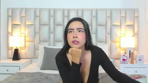 Snapshot of katy_and_paola chatting on 1, 6, 2026 katy blonde girl and paola big boobs online show from 1, 6, 2026