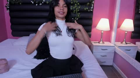 Snapshot of katy_contreras chatting on 2, 2, 2025 katy_contreras online show from 2, 2, 2025