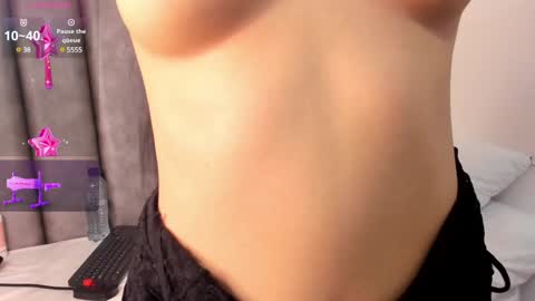 Snapshot of katy_thompson_ chatting on 5, 1, 2025 Katherin online show from 5, 1, 2025