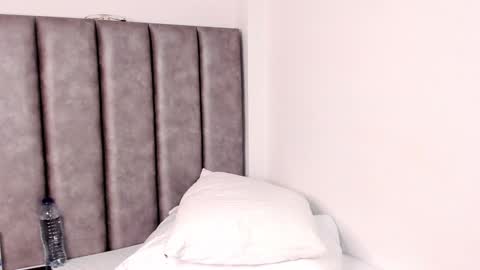 Snapshot of katy_thompson_ chatting on 15, 1, 2025 Katherin online show from 15, 1, 2025