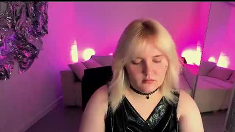 Snapshot of katybriggs chatting on 16, 6, 2026 Katy online show from 16, 6, 2026