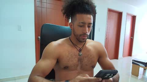 Snapshot of kaurilop chatting on 25, 12, 2024 Kauri Lop online show from 25, 12, 2024