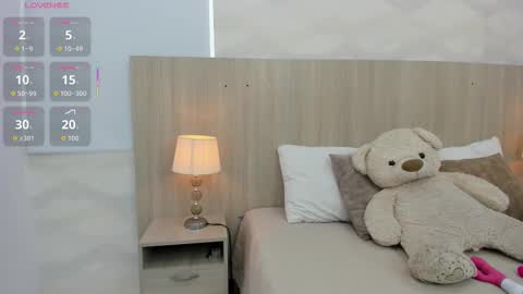   online show from 19, 11, 2025