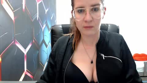 KayaLips online show from 10, 1, 2025