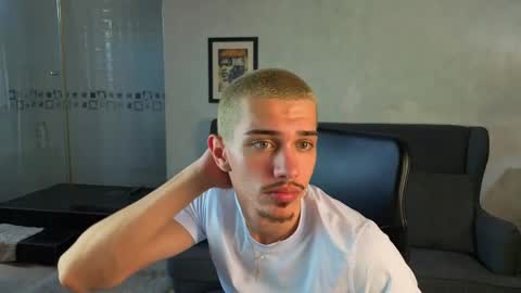 Snapshot of kaydendrew chatting on 1, 4, 2026 KaydenDrew online show from 1, 4, 2026