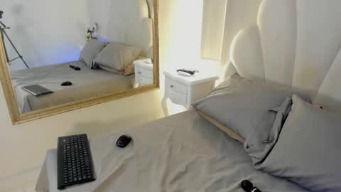 kaylachannell online show from 15, 10, 2025