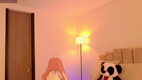 Kayla  online show from 3, 7, 2026