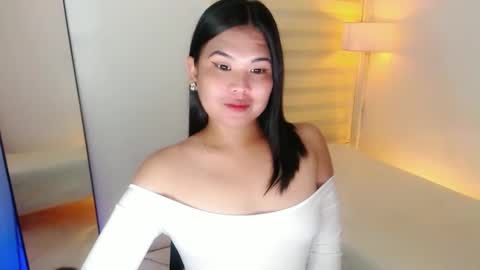 Y O U R        F U T U R E       K A Y L E E  online show from 17, 2, 2025