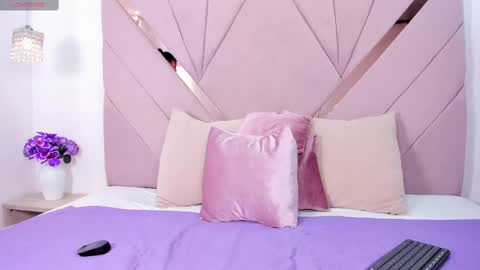 Snapshot of kaylin_jann chatting on 15, 9, 2025 Kaylin Jann online show from 15, 9, 2025