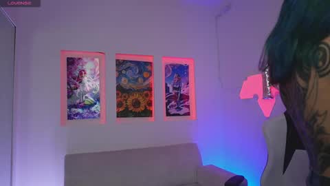 Kayra online show from 2, 12, 2025