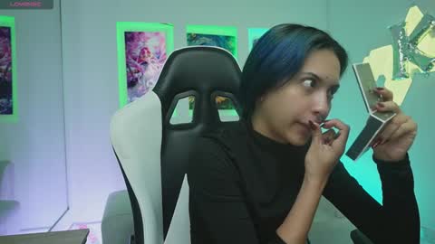 Kayra online show from 4, 12, 2025