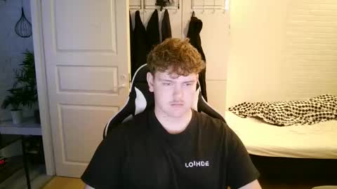 Snapshot of kayttajaviides5 chatting on 20, 11, 2025 Aatu online show from 20, 11, 2025