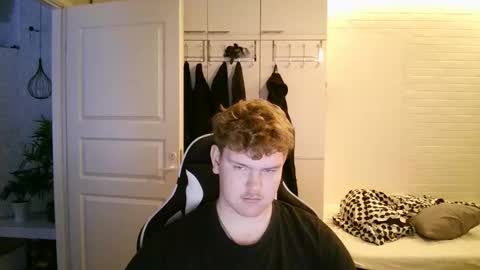 Snapshot of kayttajaviides5 chatting on 21, 11, 2025 Aatu online show from 21, 11, 2025