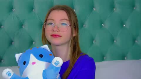 Keira online show from 5, 3, 2025