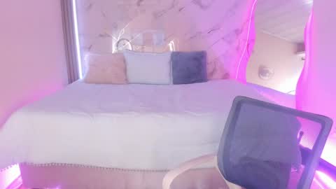 Keisy  online show from 4, 4, 2026