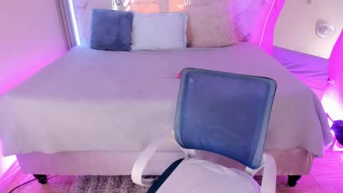 Keisy  online show from 21, 4, 2026