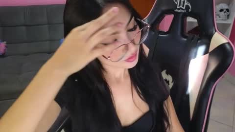 Snapshot of keity_luna chatting on 13, 11, 2025 keity_luna online show from 13, 11, 2025