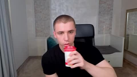 Snapshot of kellenwest chatting on 28, 4, 2026 KellenWest online show from 28, 4, 2026