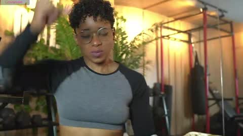 kelly__thomson online show from 25, 5, 2026
