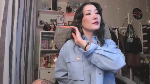 Snapshot of kellyasian chatting on 19, 12, 2025 Leia online show from 19, 12, 2025